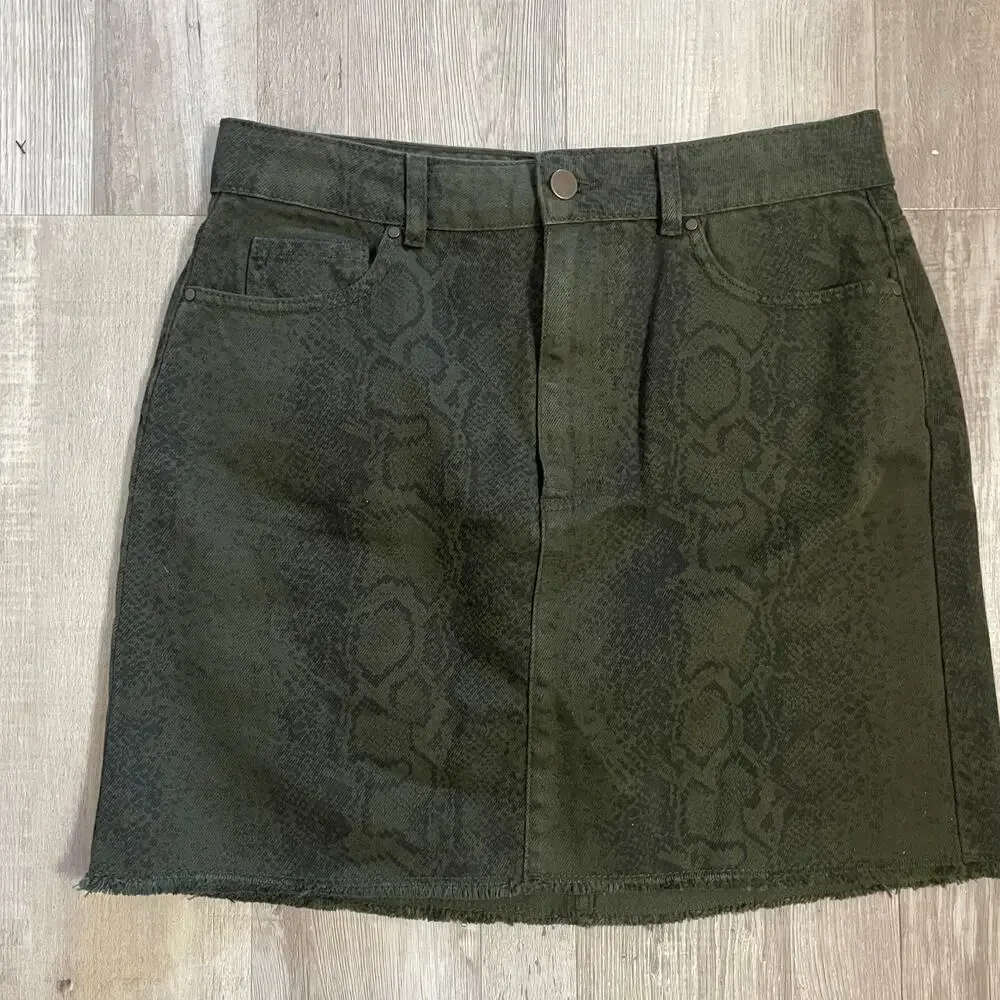 NWT Hollister Mini Skirt Size 9 29 Denim Cut Off Jean Snake Ultra High Rise - Picture 3 of 14